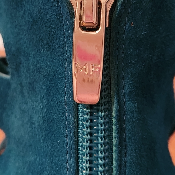 Marc Fisher Paradox Suede Gladiator Style 3 inch heel Size 8.5 Color Turquoise - Picture 9 of 12